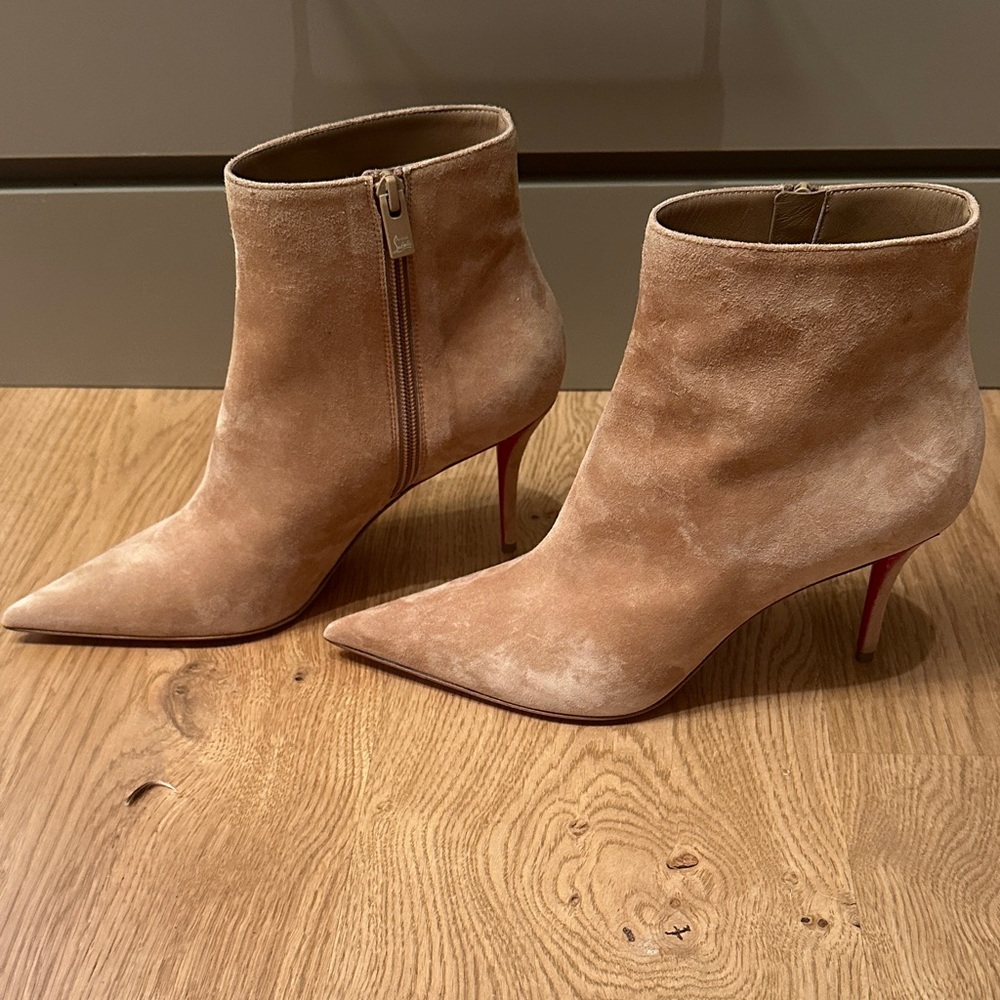 Christian Louboutin So Apostropha Suede Ankle Boots SZ 39